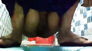 Bangladeshi Bhabi Peeing & Washing Sweet Pussy