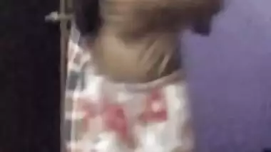 Hot Desi Lactating Babe allwoing Her Boobs to Suck and Squeeze For Money