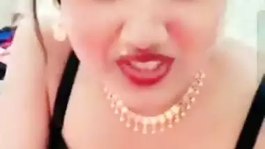 Cute bhabhi showing pussy on video call viral xxx