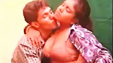 A nasty doctor fucks a big-boob Tamil patient in his clinic