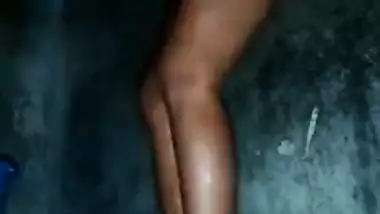 Desi clean pussy XXX show in village bathroom video for her bf