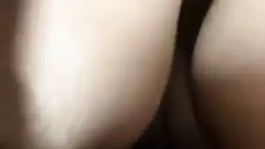 Naked girl shows her pussy in the Indian sex video – Part 2