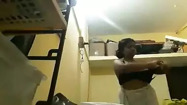 Indian girl exposes her boobies but soon puts black bra on in home porn